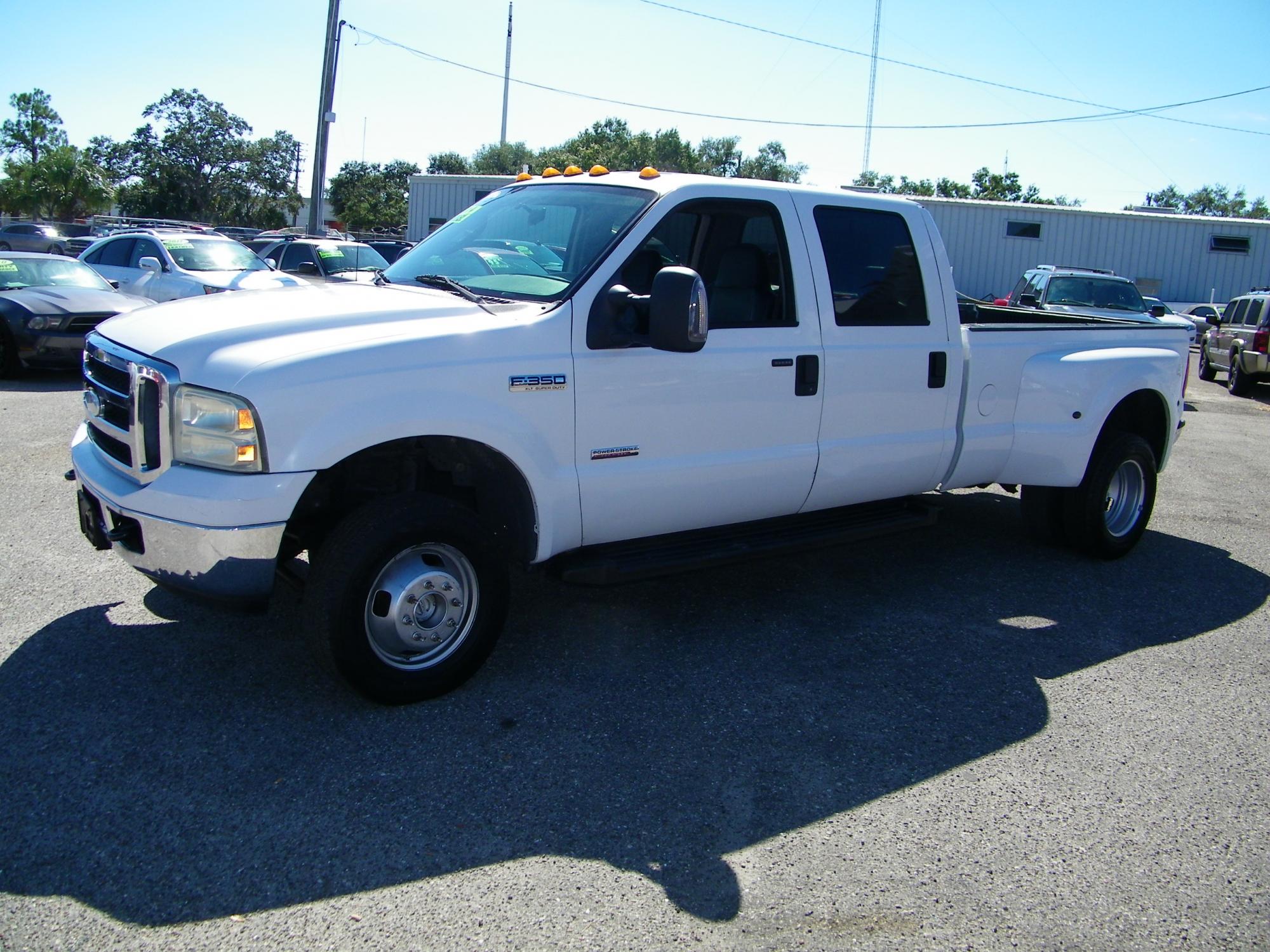 photo of 2006 Ford F-350 SD Lariat Crew Cab 4WD DRW