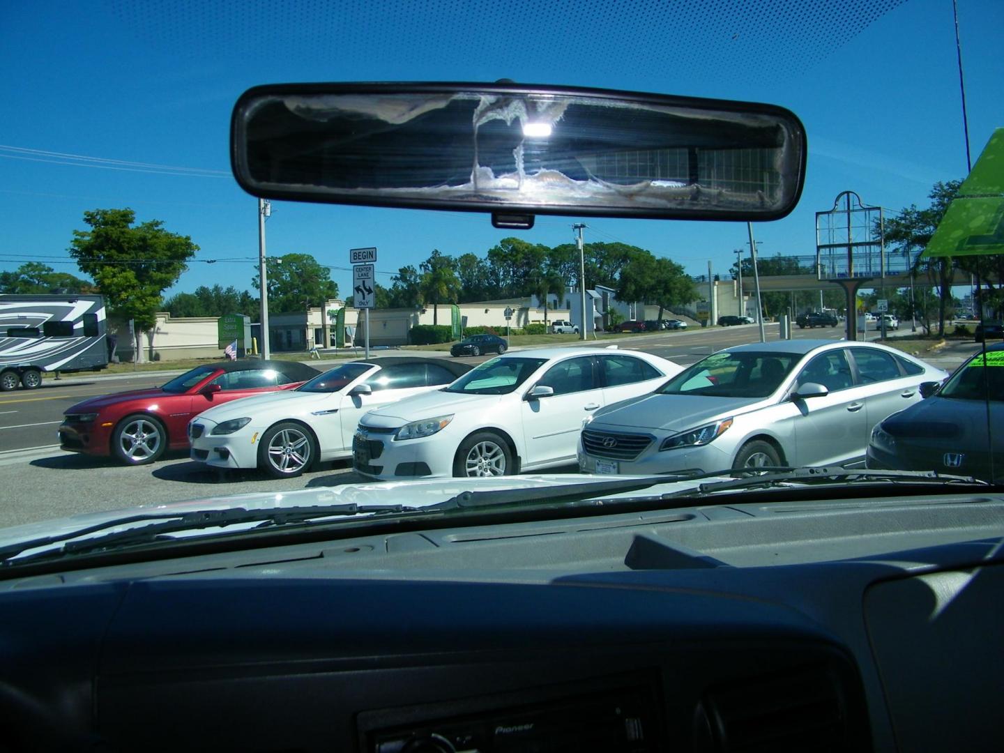 2006 WHITE /GRAY Ford F-350 DULLY 6.0 4WD Lariat Crew Cab 4WD DRW (1FTWW33P56E) with an 6.0L V8 OHV 32V TURBO DIESEL engine, AUTOMATIC transmission, located at 4000 Bee Ridge Road, Sarasota, FL, 34233, (941) 926-0300, 27.298664, -82.489151 - Photo#21