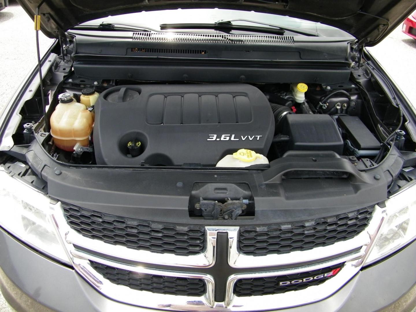 2015 Gray /Gray Dodge Journey SXT (3C4PDCBGXFT) with an 3.6L V6 DOHC 24V engine, 6-Speed Automatic transmission, located at 4000 Bee Ridge Road, Sarasota, FL, 34233, (941) 926-0300, 27.298664, -82.489151 - Photo#9