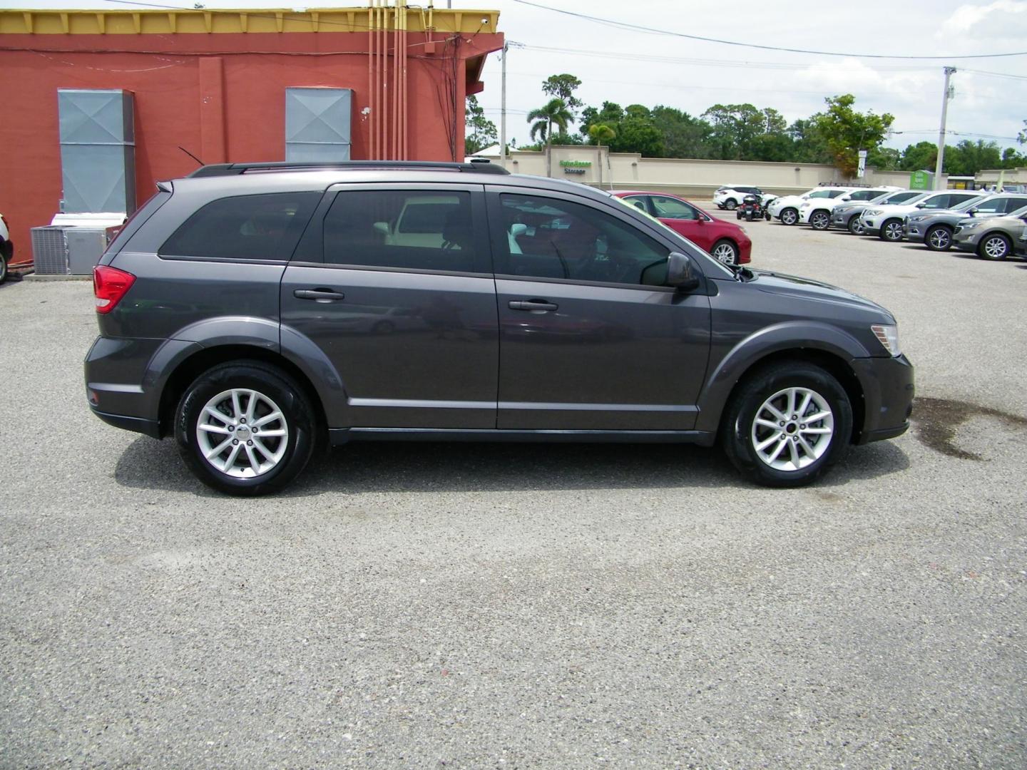2015 Gray /Gray Dodge Journey SXT (3C4PDCBGXFT) with an 3.6L V6 DOHC 24V engine, 6-Speed Automatic transmission, located at 4000 Bee Ridge Road, Sarasota, FL, 34233, (941) 926-0300, 27.298664, -82.489151 - Photo#6