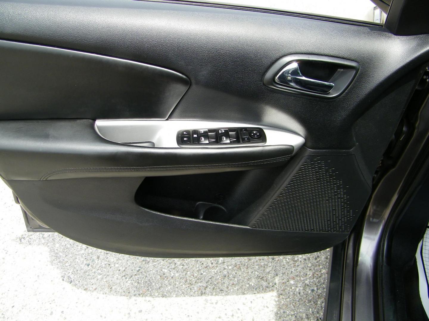 2015 Gray /Gray Dodge Journey SXT (3C4PDCBGXFT) with an 3.6L V6 DOHC 24V engine, 6-Speed Automatic transmission, located at 4000 Bee Ridge Road, Sarasota, FL, 34233, (941) 926-0300, 27.298664, -82.489151 - Photo#17