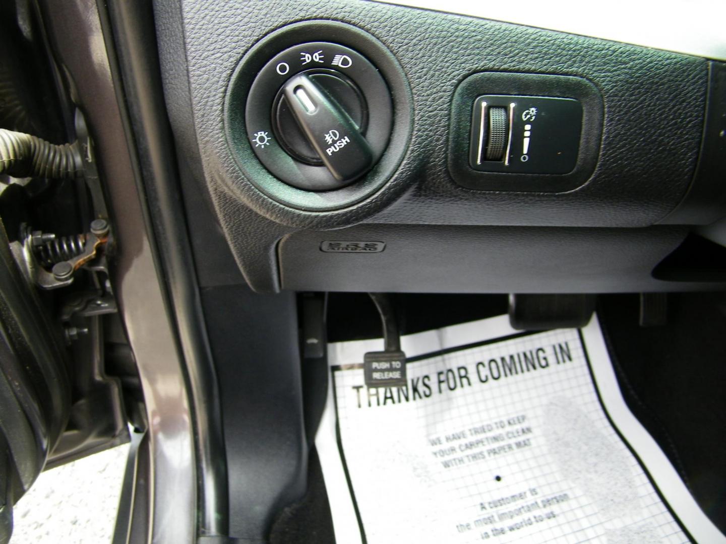 2015 Gray /Gray Dodge Journey SXT (3C4PDCBGXFT) with an 3.6L V6 DOHC 24V engine, 6-Speed Automatic transmission, located at 4000 Bee Ridge Road, Sarasota, FL, 34233, (941) 926-0300, 27.298664, -82.489151 - Photo#19