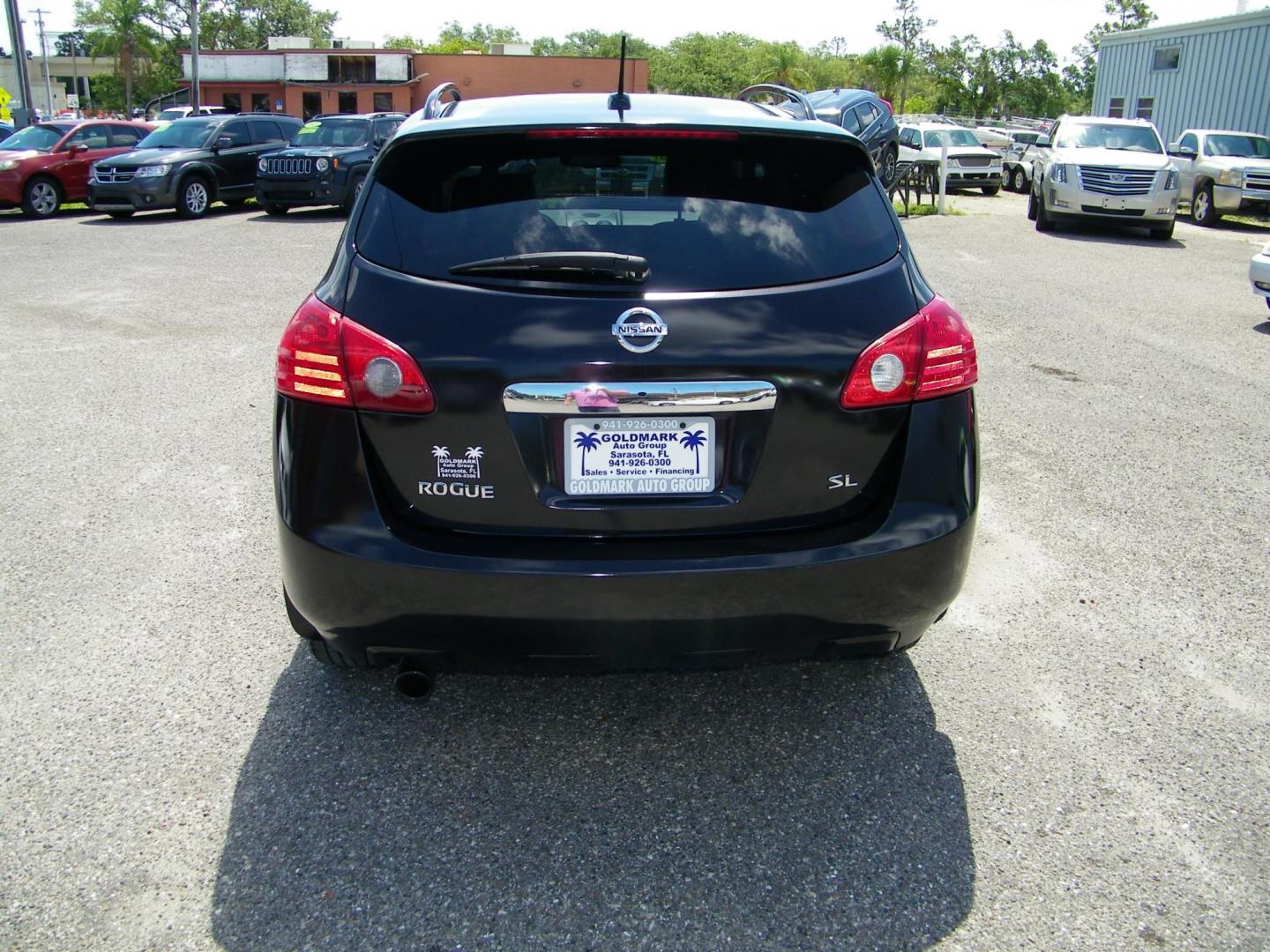 2011 Black /Grey Nissan Rogue SL 2WD (JN8AS5MT7BW) with an 2.5L L4 DOHC 16V engine, Automatic transmission, located at 4000 Bee Ridge Road, Sarasota, FL, 34233, (941) 926-0300, 27.298664, -82.489151 - Photo#4
