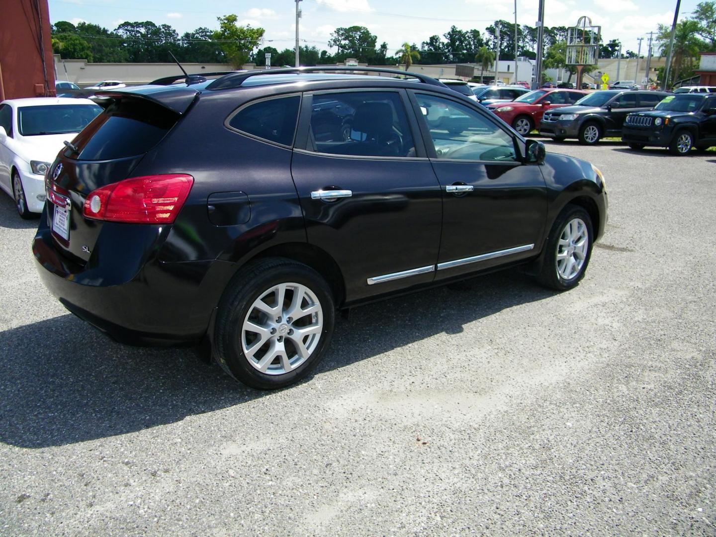 2011 Black /Grey Nissan Rogue SL 2WD (JN8AS5MT7BW) with an 2.5L L4 DOHC 16V engine, Automatic transmission, located at 4000 Bee Ridge Road, Sarasota, FL, 34233, (941) 926-0300, 27.298664, -82.489151 - Photo#5