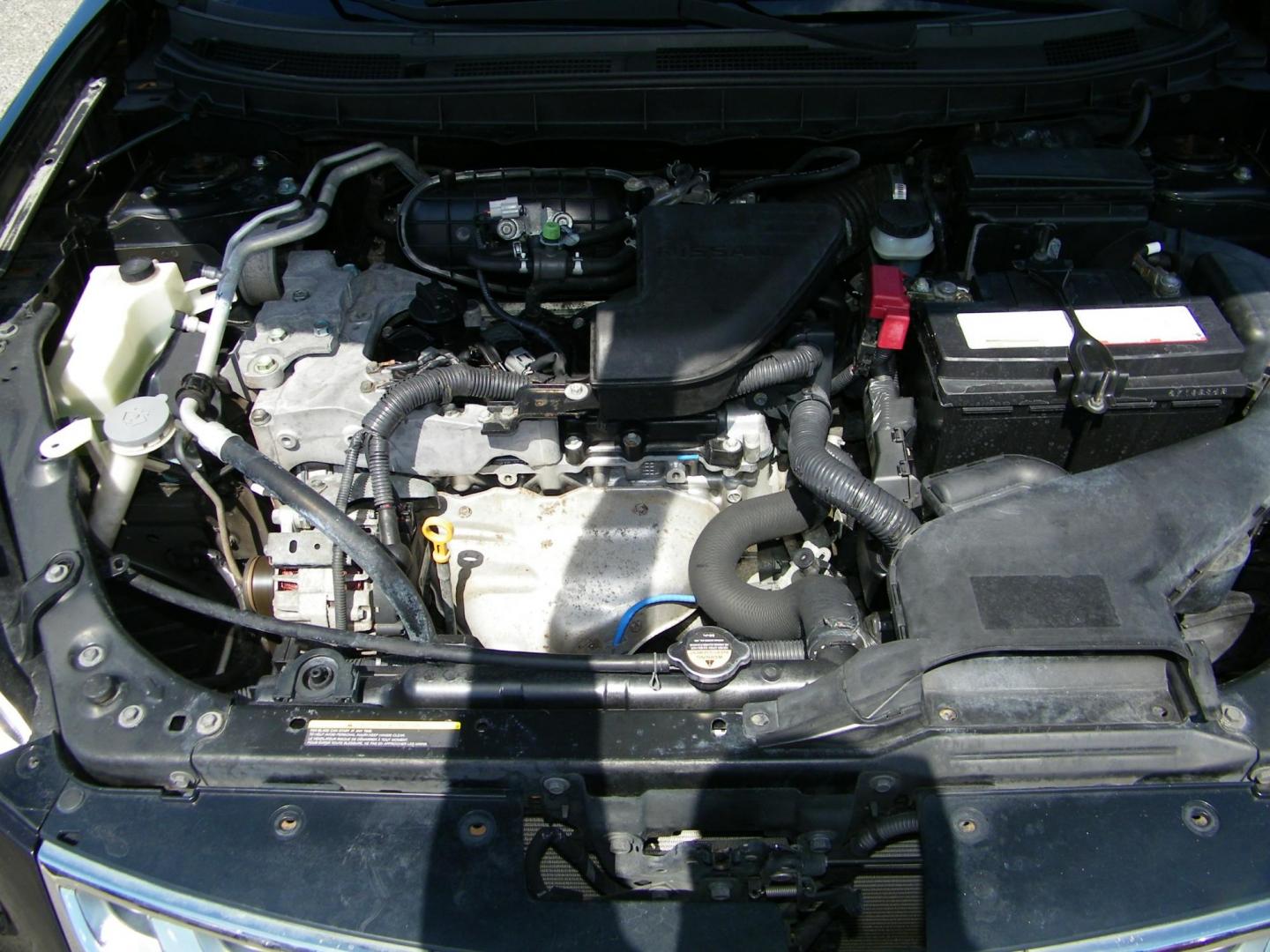 2011 Black /Grey Nissan Rogue SL 2WD (JN8AS5MT7BW) with an 2.5L L4 DOHC 16V engine, Automatic transmission, located at 4000 Bee Ridge Road, Sarasota, FL, 34233, (941) 926-0300, 27.298664, -82.489151 - Photo#9