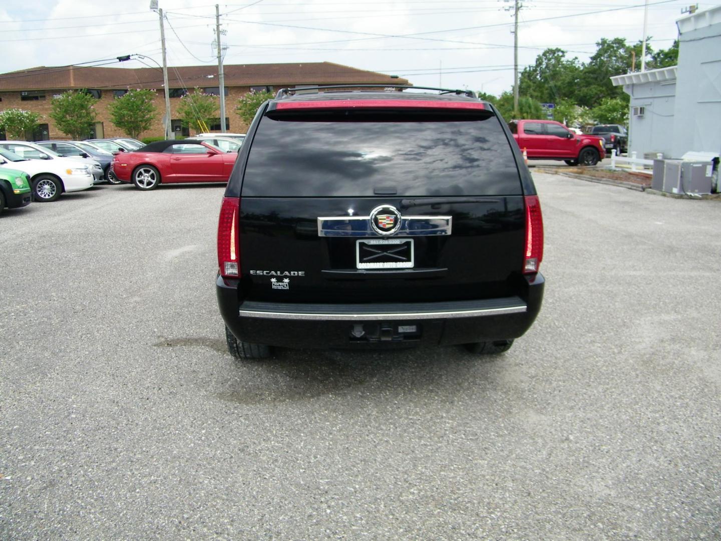 2007 Black /Black Cadillac Escalade 2WD (1GYEC63867R) with an 6.2L V8 OHV 16V engine, 6-Speed Automatic Overdrive transmission, located at 4000 Bee Ridge Road, Sarasota, FL, 34233, (941) 926-0300, 27.298664, -82.489151 - Photo#4