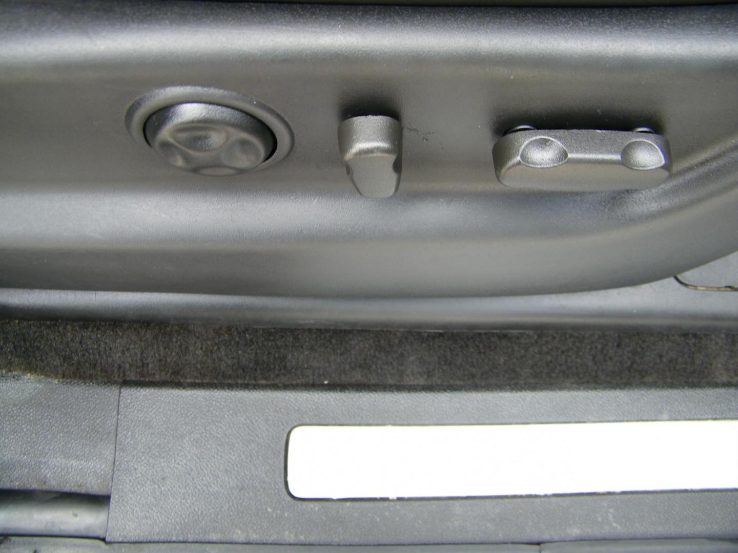 2007 Black /Black Cadillac Escalade 2WD (1GYEC63867R) with an 6.2L V8 OHV 16V engine, 6-Speed Automatic Overdrive transmission, located at 4000 Bee Ridge Road, Sarasota, FL, 34233, (941) 926-0300, 27.298664, -82.489151 - Photo#16