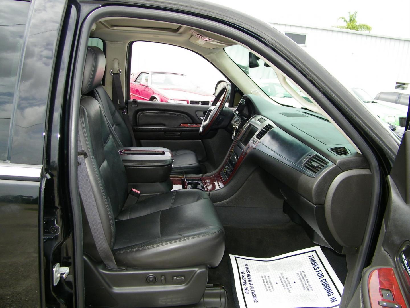 2007 Black /Black Cadillac Escalade 2WD (1GYEC63867R) with an 6.2L V8 OHV 16V engine, 6-Speed Automatic Overdrive transmission, located at 4000 Bee Ridge Road, Sarasota, FL, 34233, (941) 926-0300, 27.298664, -82.489151 - Photo#17