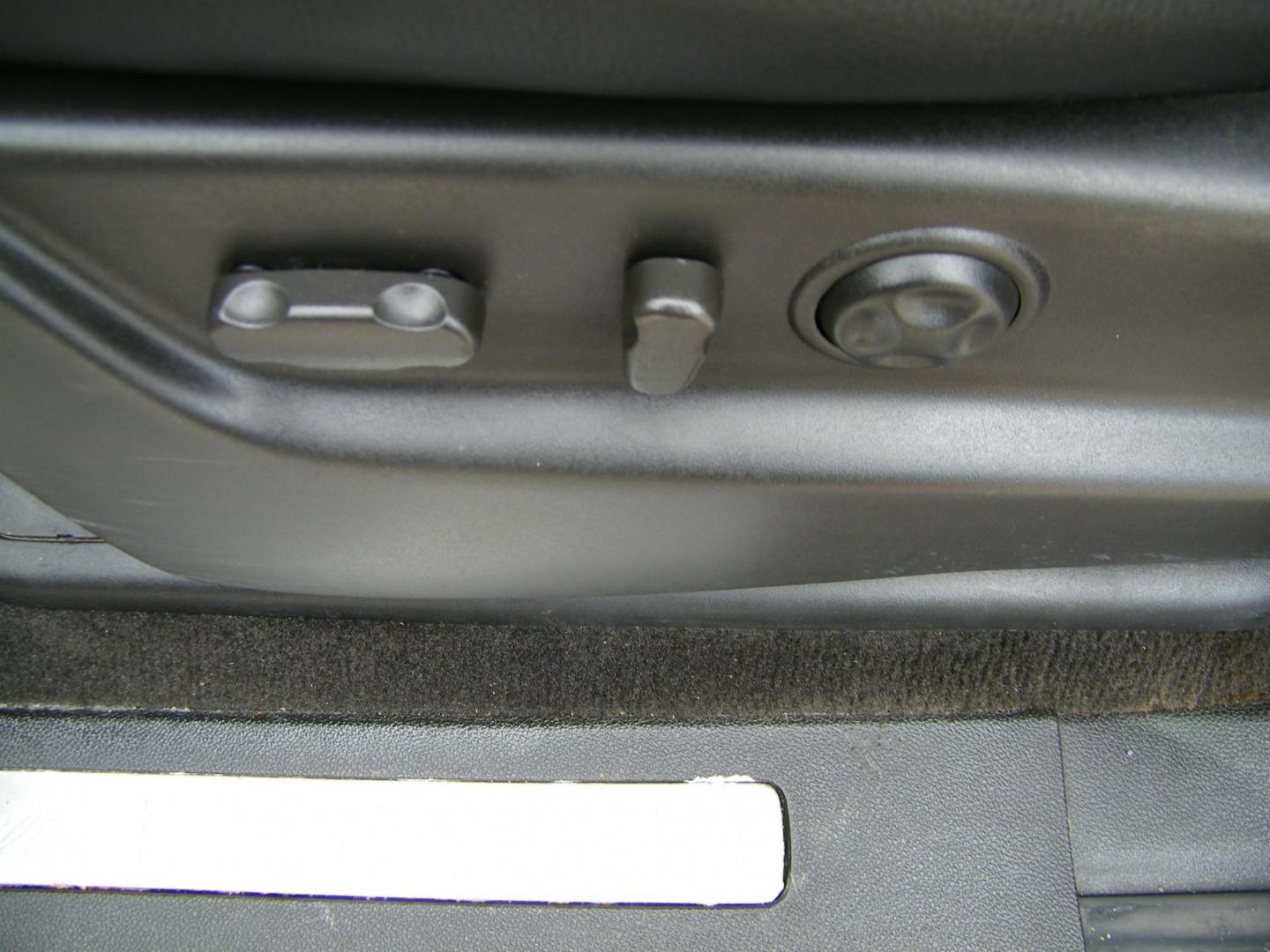 2007 Black /Black Cadillac Escalade 2WD (1GYEC63867R) with an 6.2L V8 OHV 16V engine, 6-Speed Automatic Overdrive transmission, located at 4000 Bee Ridge Road, Sarasota, FL, 34233, (941) 926-0300, 27.298664, -82.489151 - Photo#19