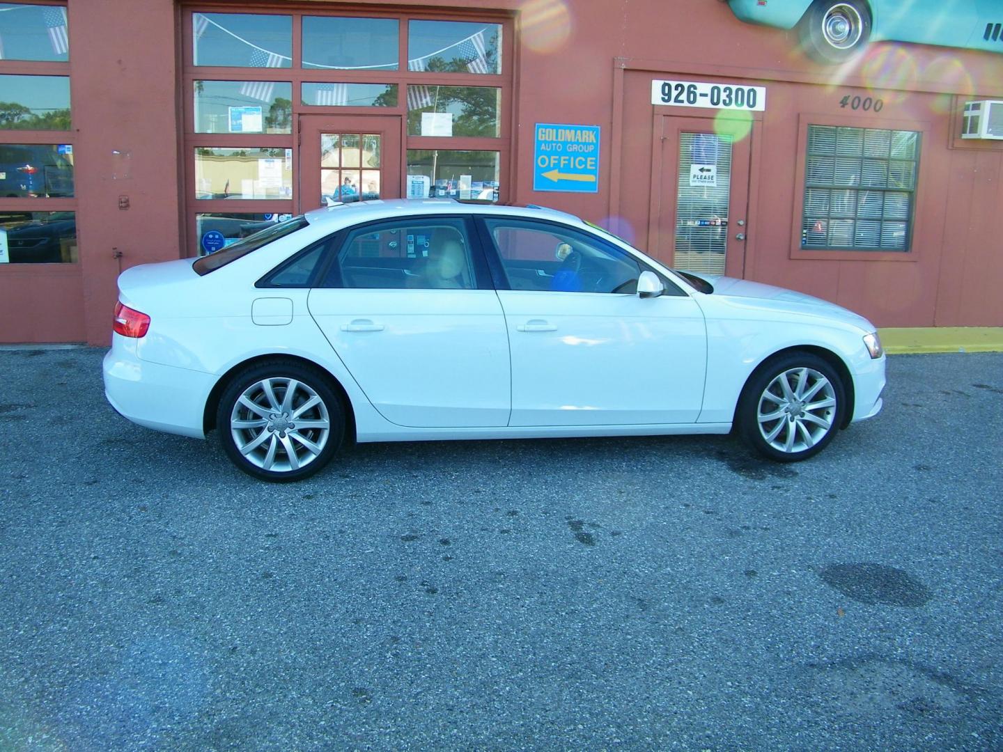 2013 White /Beige Audi A4 2.0T Premium Sedan quattro (WAUKFAFL9DA) with an 2.0L L4 DOHC 16V TURBO engine, AUTOMATIC transmission, located at 4000 Bee Ridge Road, Sarasota, FL, 34233, (941) 926-0300, 27.298664, -82.489151 - Photo#4