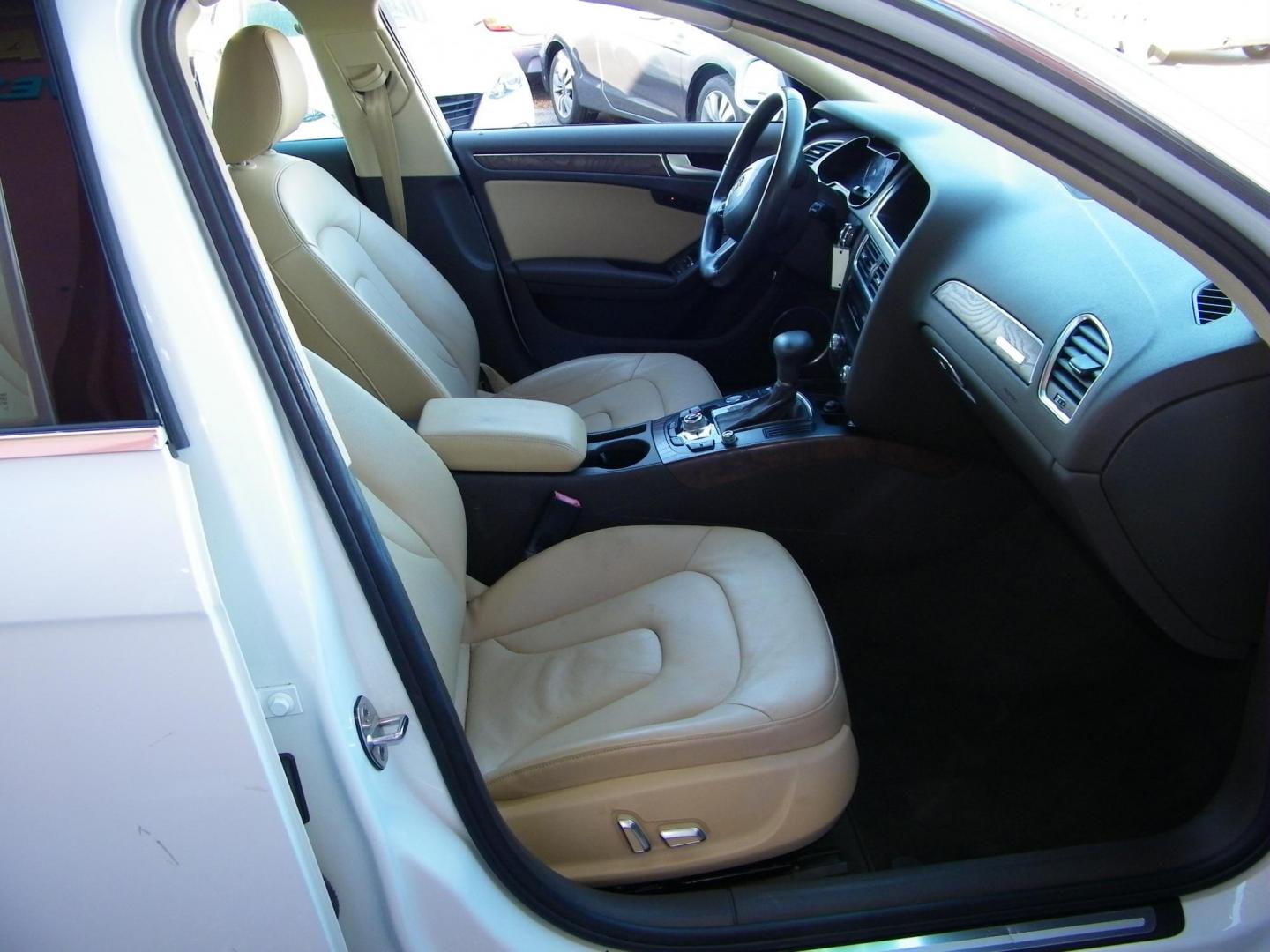 2013 White /Beige Audi A4 2.0T Premium Sedan quattro (WAUKFAFL9DA) with an 2.0L L4 DOHC 16V TURBO engine, AUTOMATIC transmission, located at 4000 Bee Ridge Road, Sarasota, FL, 34233, (941) 926-0300, 27.298664, -82.489151 - Photo#8