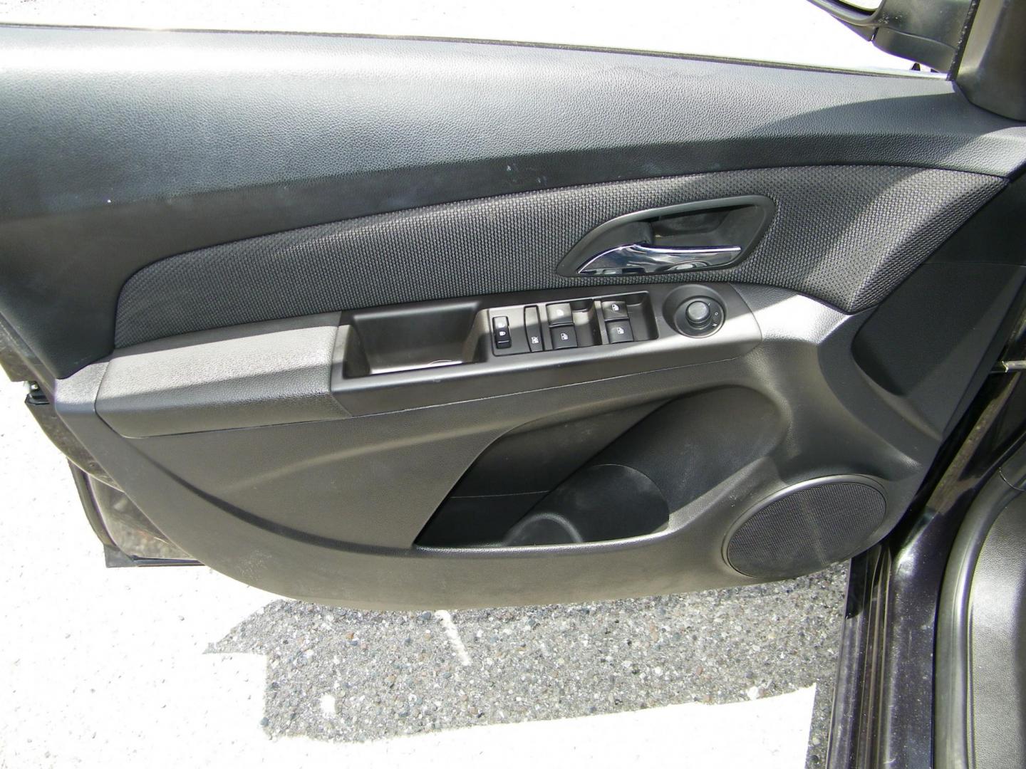 2015 Black /Black Chevrolet Cruze 1LT Auto (1G1PC5SB7F7) with an 1.4L L4 DOHC 16V TURBO engine, 6-Speed Automatic transmission, located at 4000 Bee Ridge Road, Sarasota, FL, 34233, (941) 926-0300, 27.298664, -82.489151 - Photo#15