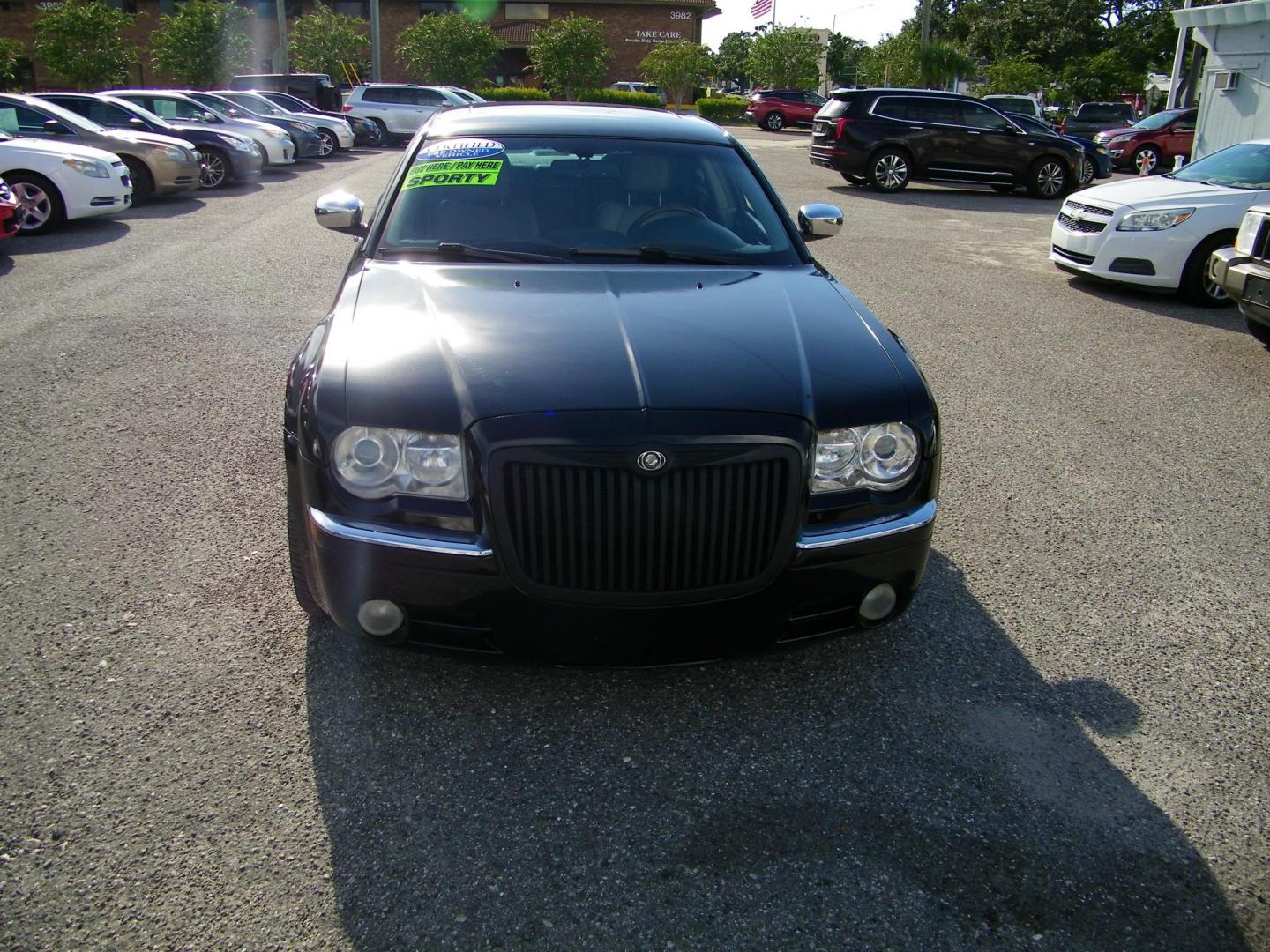 2006 Black /Black Chrysler 300 C (2C3KA63H46H) with an 5.7L V8 HEMI engine, Automatic transmission, located at 4000 Bee Ridge Road, Sarasota, FL, 34233, (941) 926-0300, 27.298664, -82.489151 - Photo#2