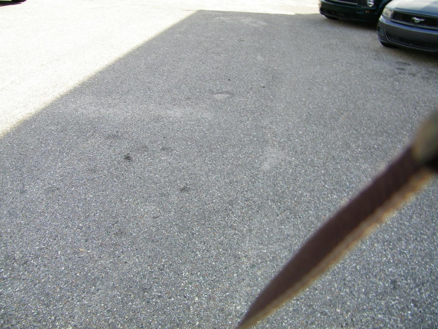 2006 Black /Black Chrysler 300 C (2C3KA63H46H) with an 5.7L V8 HEMI engine, Automatic transmission, located at 4000 Bee Ridge Road, Sarasota, FL, 34233, (941) 926-0300, 27.298664, -82.489151 - Photo#5