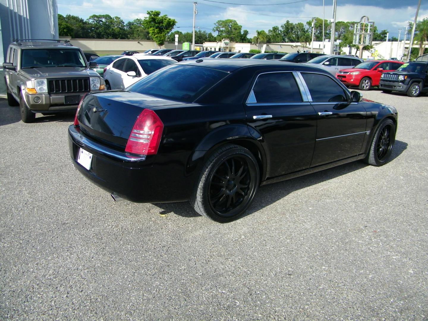 2006 Black /Black Chrysler 300 C (2C3KA63H46H) with an 5.7L V8 HEMI engine, Automatic transmission, located at 4000 Bee Ridge Road, Sarasota, FL, 34233, (941) 926-0300, 27.298664, -82.489151 - Photo#9