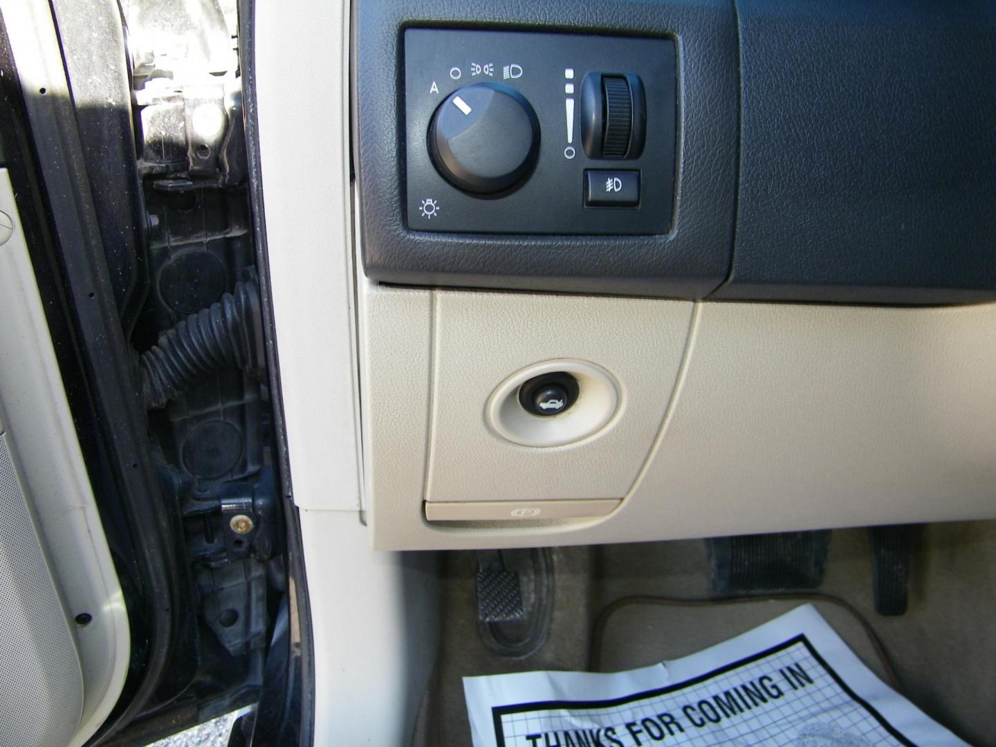 2006 Black /Black Chrysler 300 C (2C3KA63H46H) with an 5.7L V8 HEMI engine, Automatic transmission, located at 4000 Bee Ridge Road, Sarasota, FL, 34233, (941) 926-0300, 27.298664, -82.489151 - Photo#22