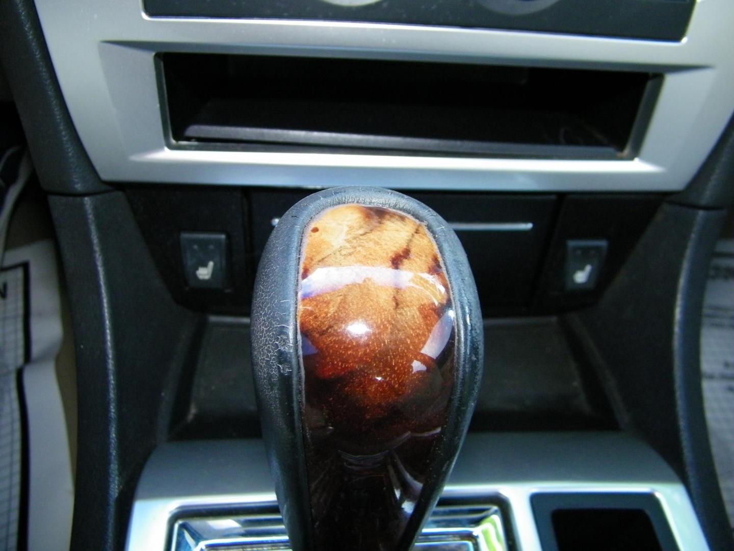 2006 Black /Black Chrysler 300 C (2C3KA63H46H) with an 5.7L V8 HEMI engine, Automatic transmission, located at 4000 Bee Ridge Road, Sarasota, FL, 34233, (941) 926-0300, 27.298664, -82.489151 - Photo#26