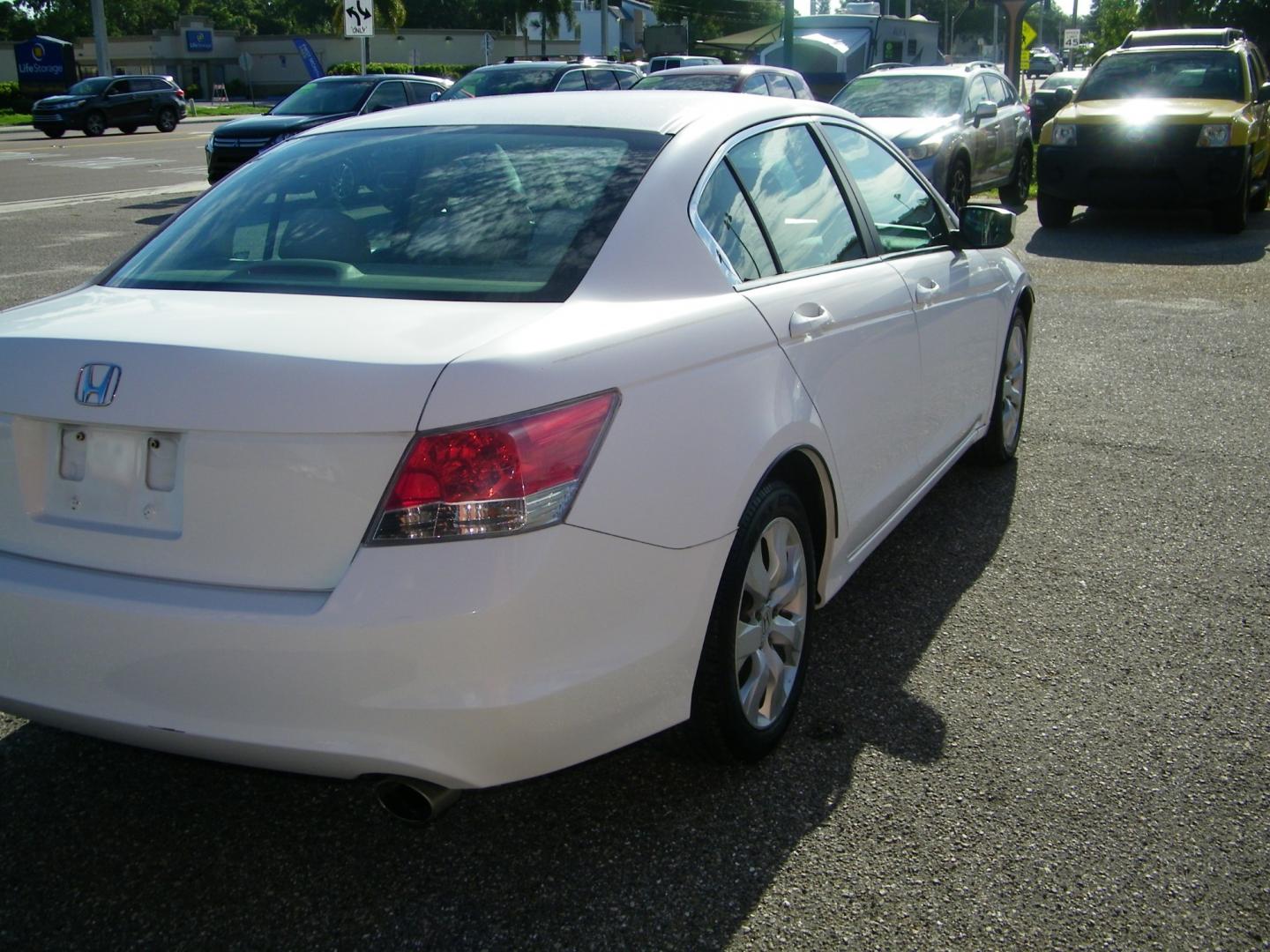2009 White /Tan Honda Accord EX Sedan AT (1HGCP26769A) with an 2.4L L4 DOHC 16V engine, 5-Speed Automatic transmission, located at 4000 Bee Ridge Road, Sarasota, FL, 34233, (941) 926-0300, 27.298664, -82.489151 - Photo#3