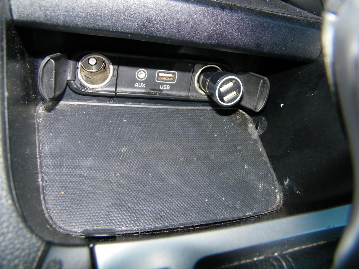 2021 Black /Black Kia Forte FE (3KPF24AD8ME) with an 2.0L L4 DOHC 16V engine, CVT transmission, located at 4000 Bee Ridge Road, Sarasota, FL, 34233, (941) 926-0300, 27.298664, -82.489151 - Photo#20