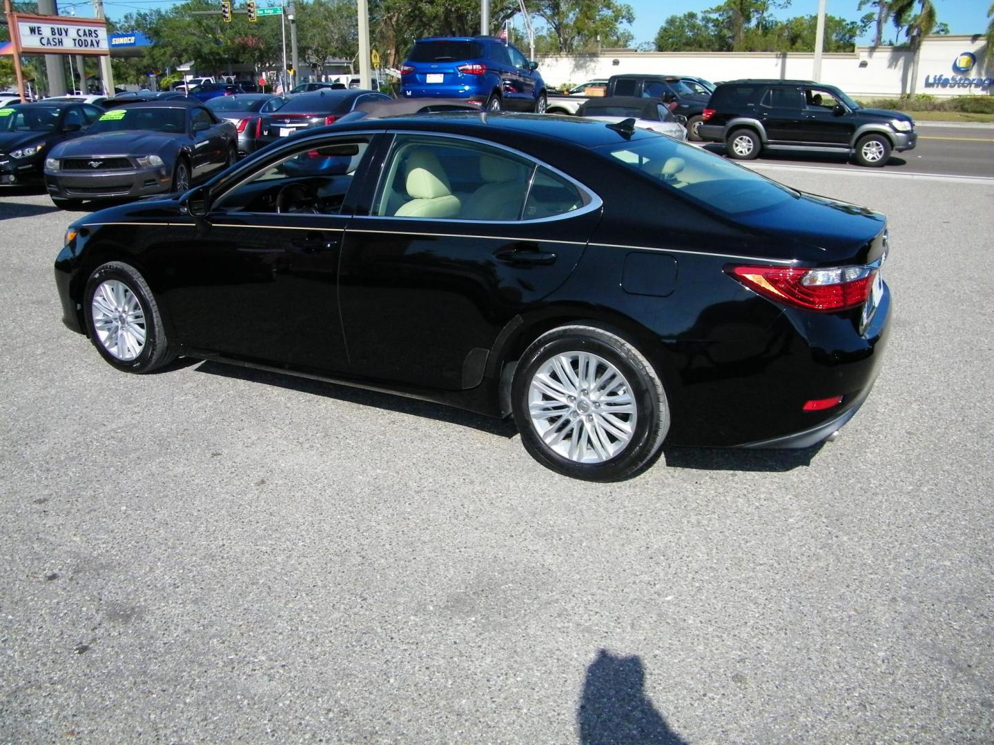 2014 Black /Beige Lexus ES 350 Sedan (JTHBK1GG9E2) with an 3.5L V6 DOHC 24V engine, 6-Speed Automatic transmission, located at 4000 Bee Ridge Road, Sarasota, FL, 34233, (941) 926-0300, 27.298664, -82.489151 - Photo#3