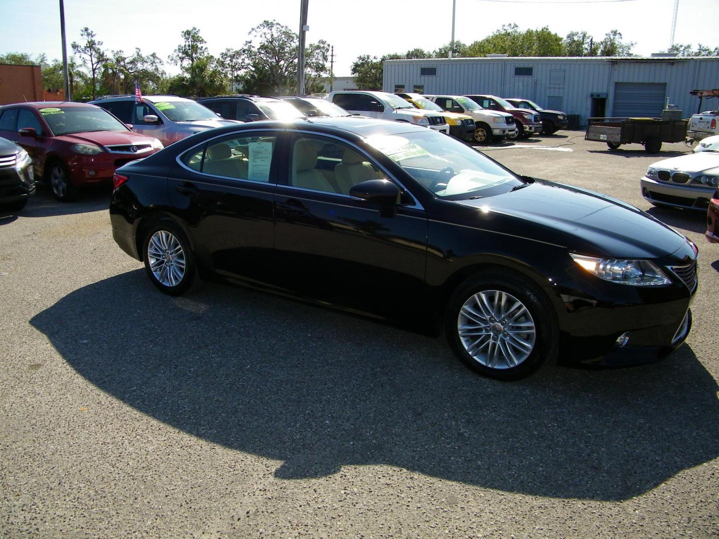 2014 Black /Beige Lexus ES 350 Sedan (JTHBK1GG9E2) with an 3.5L V6 DOHC 24V engine, 6-Speed Automatic transmission, located at 4000 Bee Ridge Road, Sarasota, FL, 34233, (941) 926-0300, 27.298664, -82.489151 - Photo#5