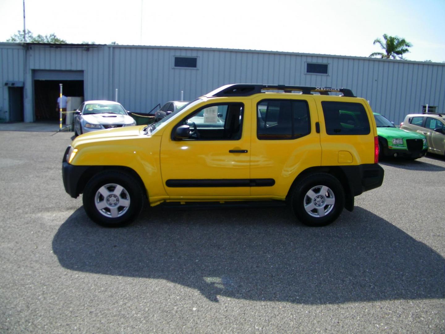 2005 Yellow /Gray Nissan Xterra 2WD (5N1AN08U85C) with an 4.0L V6 DOHC 24V engine, Automatic transmission, located at 4000 Bee Ridge Road, Sarasota, FL, 34233, (941) 926-0300, 27.298664, -82.489151 - Photo#1
