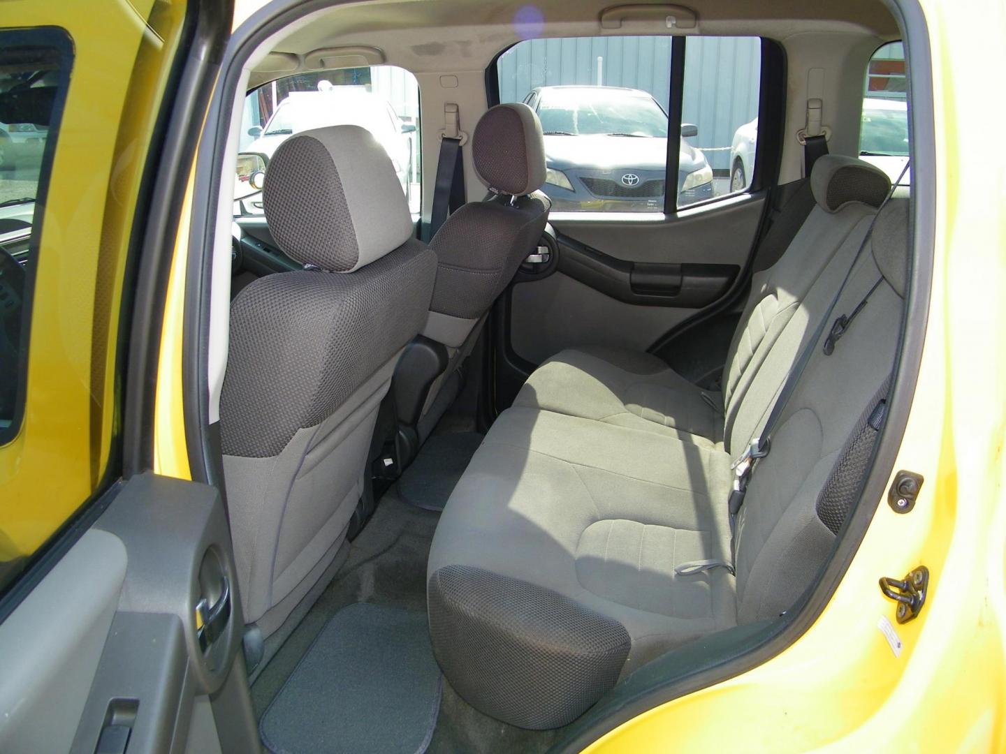 2005 Yellow /Gray Nissan Xterra 2WD (5N1AN08U85C) with an 4.0L V6 DOHC 24V engine, Automatic transmission, located at 4000 Bee Ridge Road, Sarasota, FL, 34233, (941) 926-0300, 27.298664, -82.489151 - Photo#10