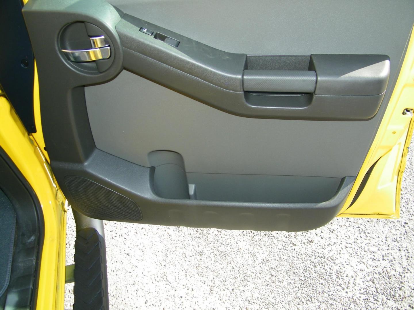 2005 Yellow /Gray Nissan Xterra 2WD (5N1AN08U85C) with an 4.0L V6 DOHC 24V engine, Automatic transmission, located at 4000 Bee Ridge Road, Sarasota, FL, 34233, (941) 926-0300, 27.298664, -82.489151 - Photo#14