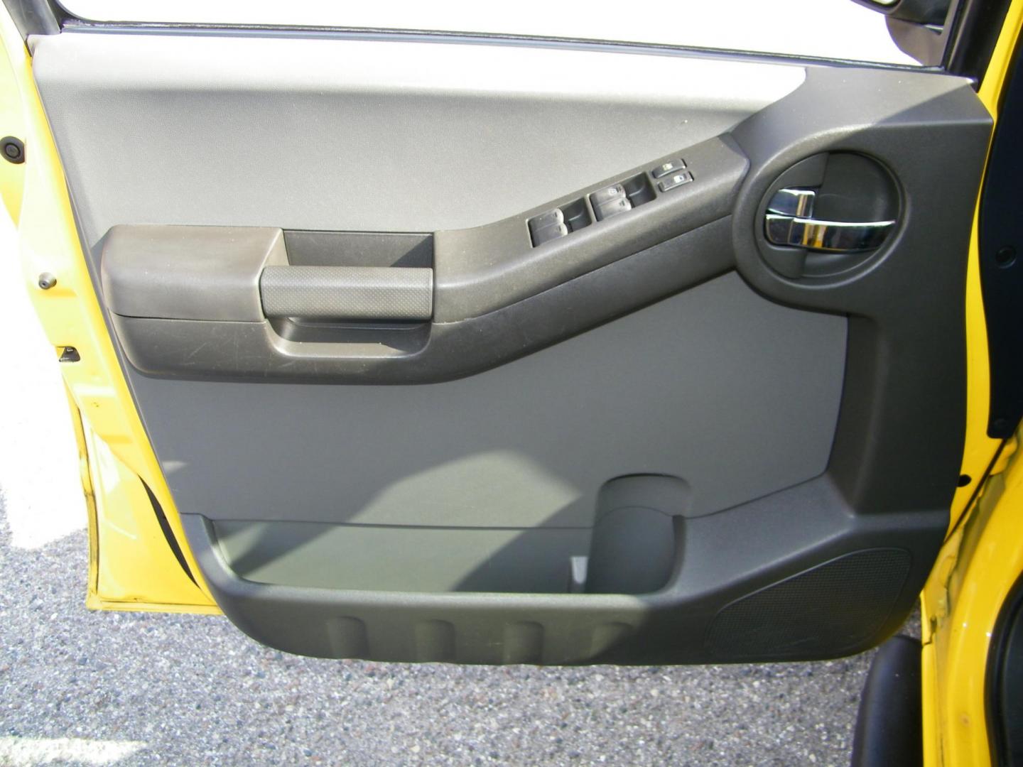 2005 Yellow /Gray Nissan Xterra 2WD (5N1AN08U85C) with an 4.0L V6 DOHC 24V engine, Automatic transmission, located at 4000 Bee Ridge Road, Sarasota, FL, 34233, (941) 926-0300, 27.298664, -82.489151 - Photo#16