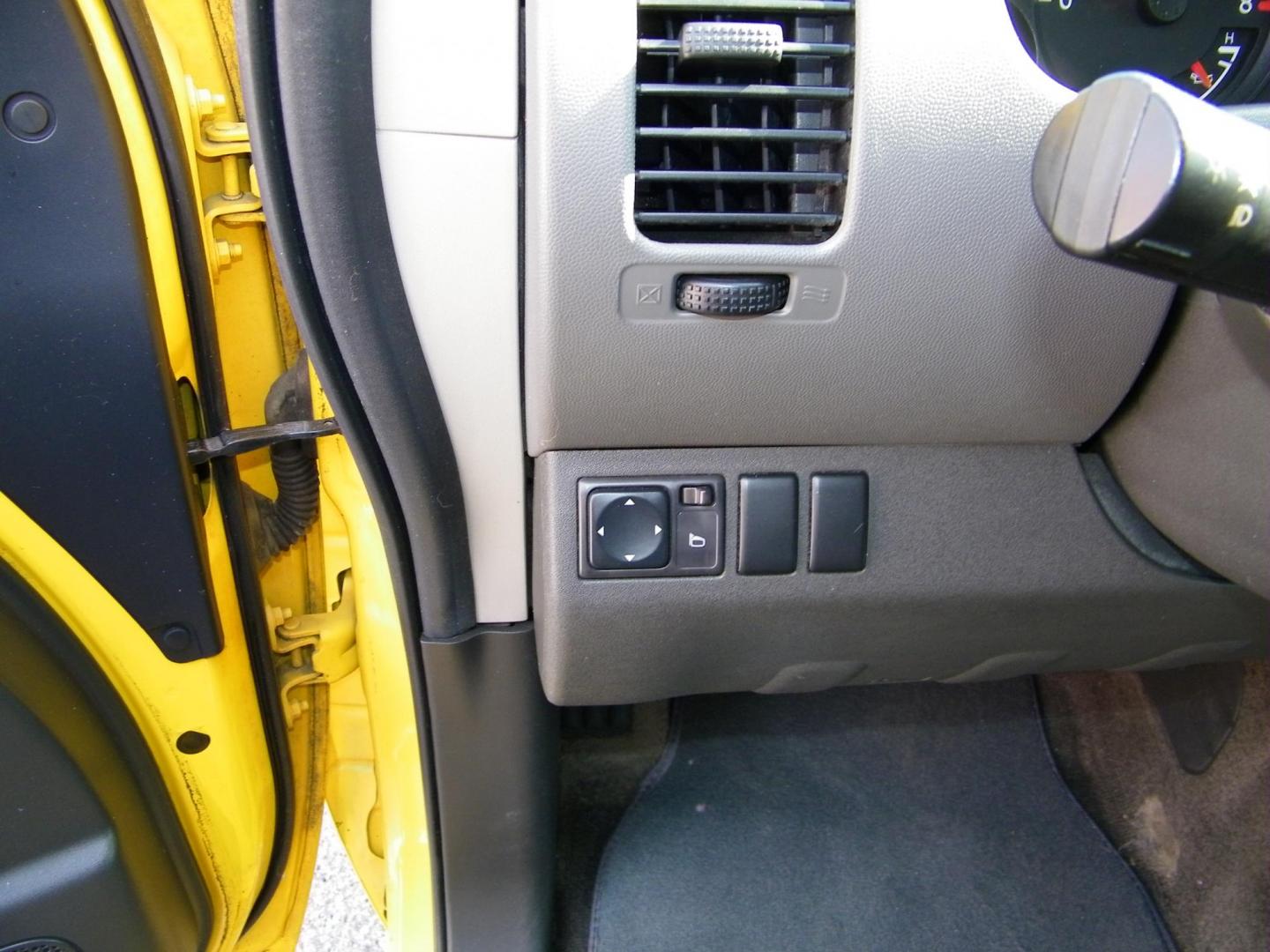 2005 Yellow /Gray Nissan Xterra 2WD (5N1AN08U85C) with an 4.0L V6 DOHC 24V engine, Automatic transmission, located at 4000 Bee Ridge Road, Sarasota, FL, 34233, (941) 926-0300, 27.298664, -82.489151 - Photo#18