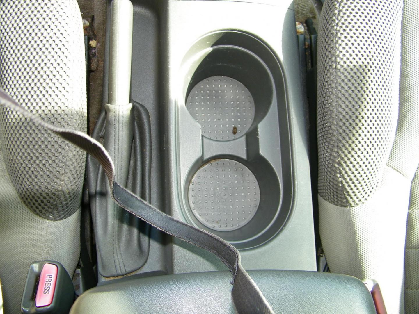 2005 Yellow /Gray Nissan Xterra 2WD (5N1AN08U85C) with an 4.0L V6 DOHC 24V engine, Automatic transmission, located at 4000 Bee Ridge Road, Sarasota, FL, 34233, (941) 926-0300, 27.298664, -82.489151 - Photo#20