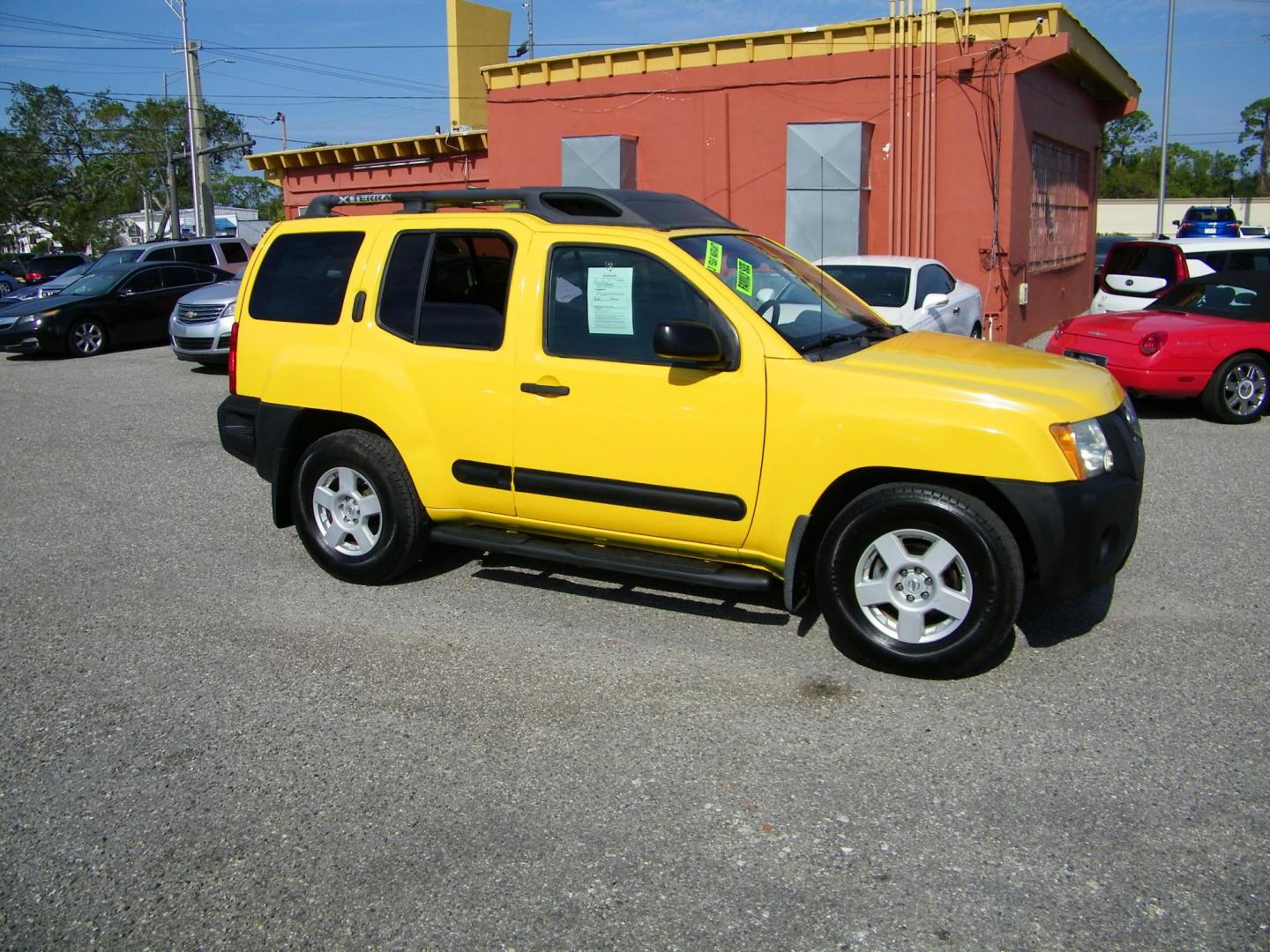 2005 Yellow /Gray Nissan Xterra 2WD (5N1AN08U85C) with an 4.0L V6 DOHC 24V engine, Automatic transmission, located at 4000 Bee Ridge Road, Sarasota, FL, 34233, (941) 926-0300, 27.298664, -82.489151 - Photo#7