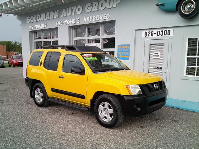2005 Yellow /Gray Nissan Xterra 2WD (5N1AN08U85C) with an 4.0L V6 DOHC 24V engine, Automatic transmission, located at 4000 Bee Ridge Road, Sarasota, FL, 34233, (941) 926-0300, 27.298664, -82.489151- Photo#1
