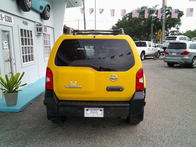 2005 Yellow /Gray Nissan Xterra 2WD (5N1AN08U85C) with an 4.0L V6 DOHC 24V engine, Automatic transmission, located at 4000 Bee Ridge Road, Sarasota, FL, 34233, (941) 926-0300, 27.298664, -82.489151- Photo#4