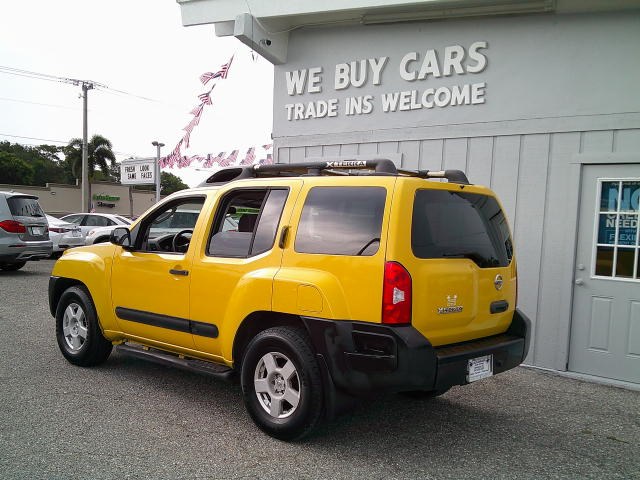 2005 Yellow /Gray Nissan Xterra 2WD (5N1AN08U85C) with an 4.0L V6 DOHC 24V engine, Automatic transmission, located at 4000 Bee Ridge Road, Sarasota, FL, 34233, (941) 926-0300, 27.298664, -82.489151- Photo#6