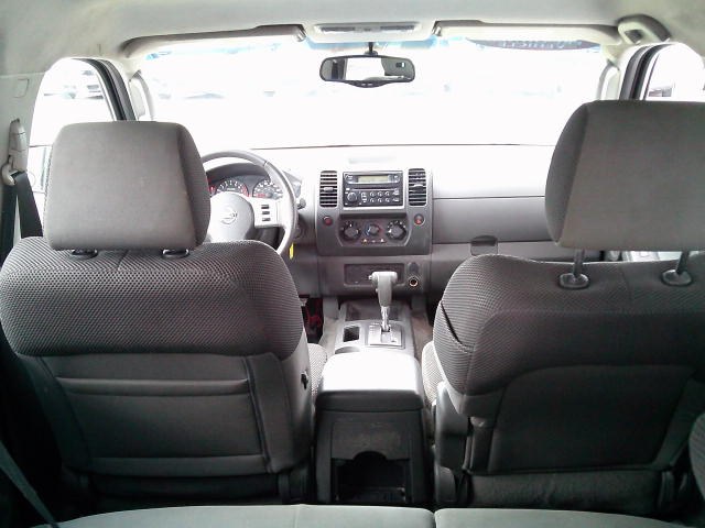 2005 Yellow /Gray Nissan Xterra 2WD (5N1AN08U85C) with an 4.0L V6 DOHC 24V engine, Automatic transmission, located at 4000 Bee Ridge Road, Sarasota, FL, 34233, (941) 926-0300, 27.298664, -82.489151- Photo#10