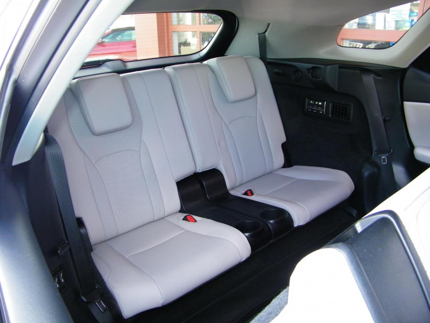 2022 White /Beige Lexus RX 350L FWD (JTJHZKEA5N2) with an 3.5L V6 DOHC 24V engine, 6A transmission, located at 4000 Bee Ridge Road, Sarasota, FL, 34233, (941) 926-0300, 27.298664, -82.489151 - Photo#14