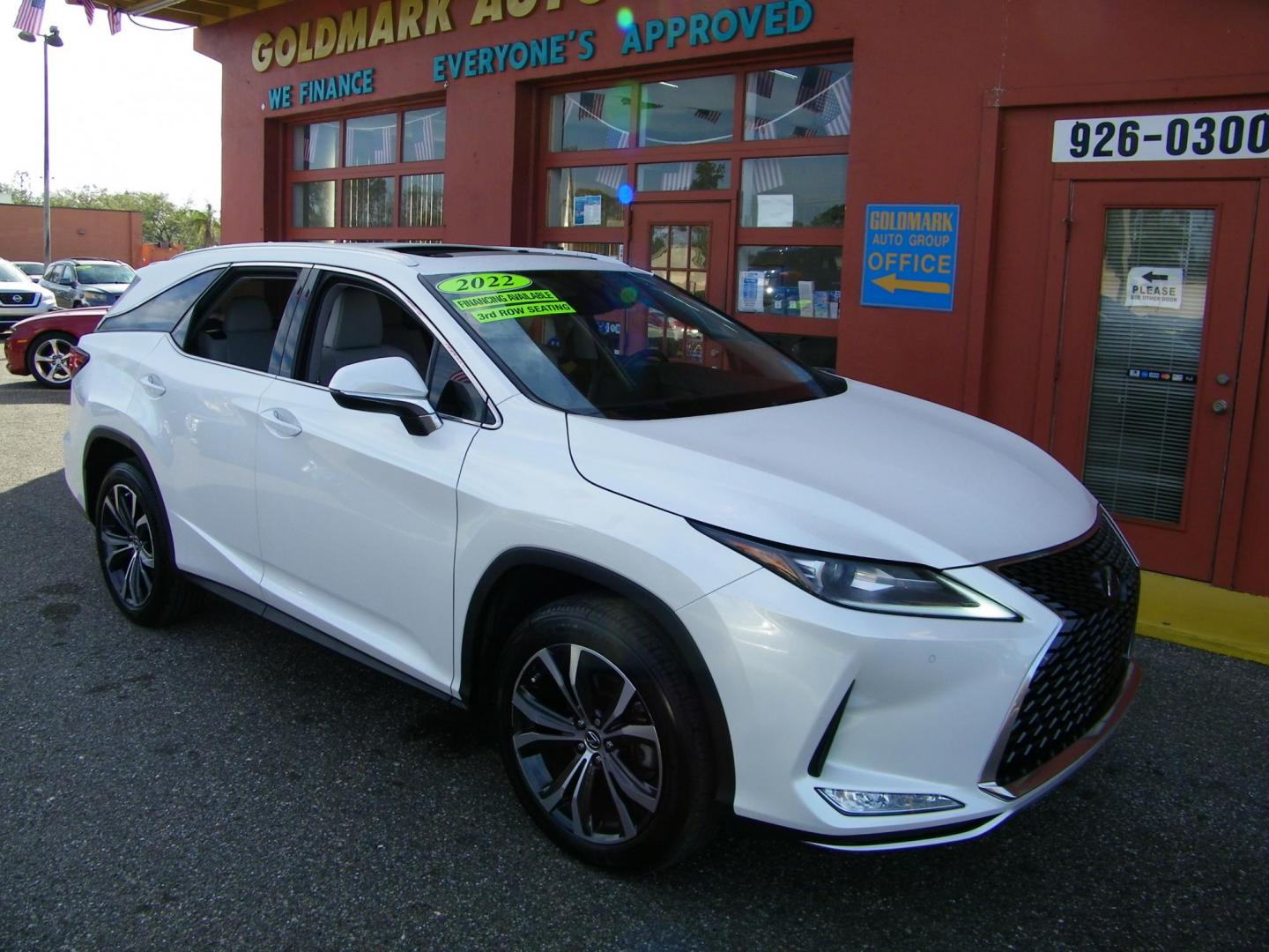2022 White /Beige Lexus RX 350L FWD (JTJHZKEA5N2) with an 3.5L V6 DOHC 24V engine, 6A transmission, located at 4000 Bee Ridge Road, Sarasota, FL, 34233, (941) 926-0300, 27.298664, -82.489151 - Photo#6