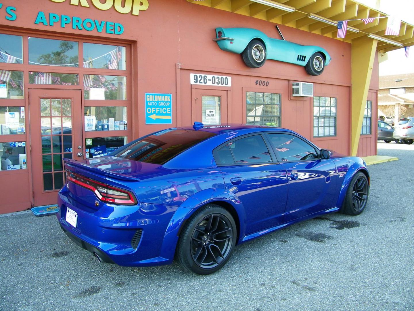 2020 Blue /Black Dodge Charger Scat Pack (2C3CDXGJ6LH) with an 6.4L V8 OHV 16V engine, 5A transmission, located at 4000 Bee Ridge Road, Sarasota, FL, 34233, (941) 926-0300, 27.298664, -82.489151 - Photo#3