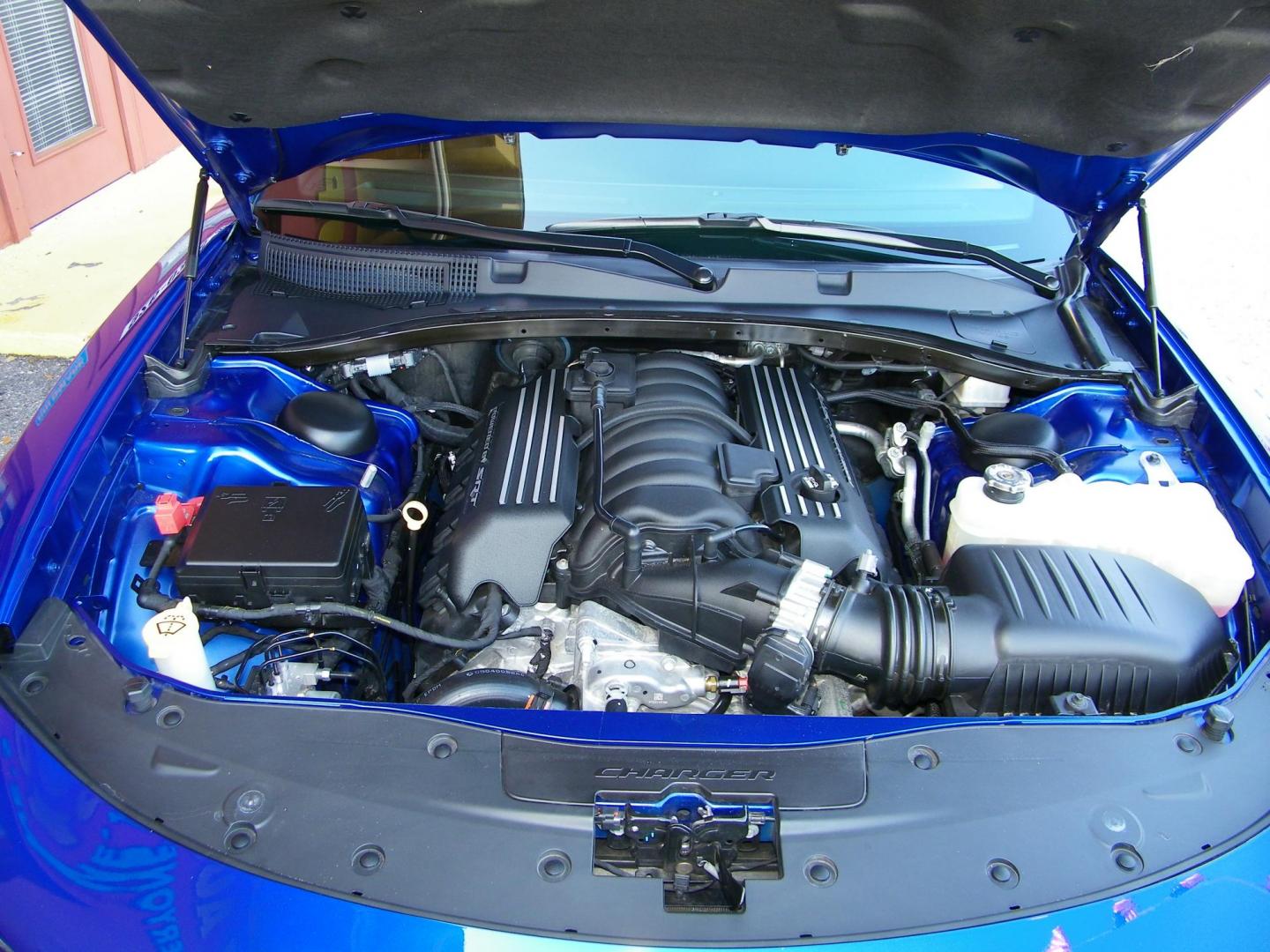2020 Blue /Black Dodge Charger Scat Pack (2C3CDXGJ6LH) with an 6.4L V8 OHV 16V engine, 5A transmission, located at 4000 Bee Ridge Road, Sarasota, FL, 34233, (941) 926-0300, 27.298664, -82.489151 - Photo#9