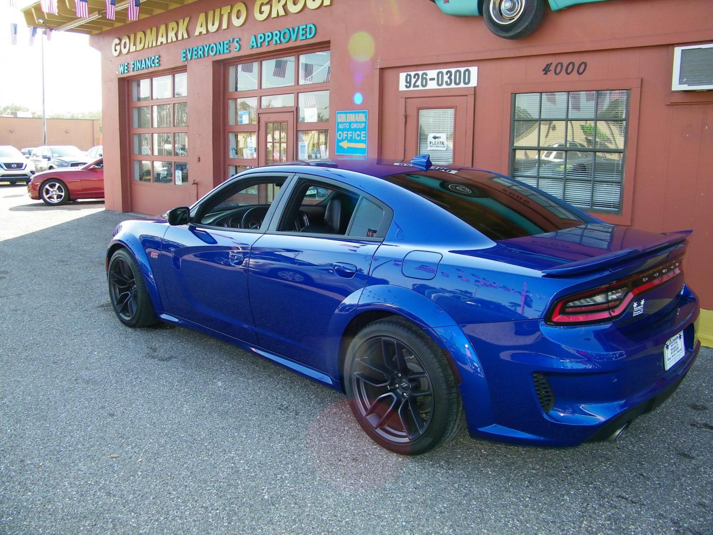 2020 Blue /Black Dodge Charger Scat Pack (2C3CDXGJ6LH) with an 6.4L V8 OHV 16V engine, 5A transmission, located at 4000 Bee Ridge Road, Sarasota, FL, 34233, (941) 926-0300, 27.298664, -82.489151 - Photo#6