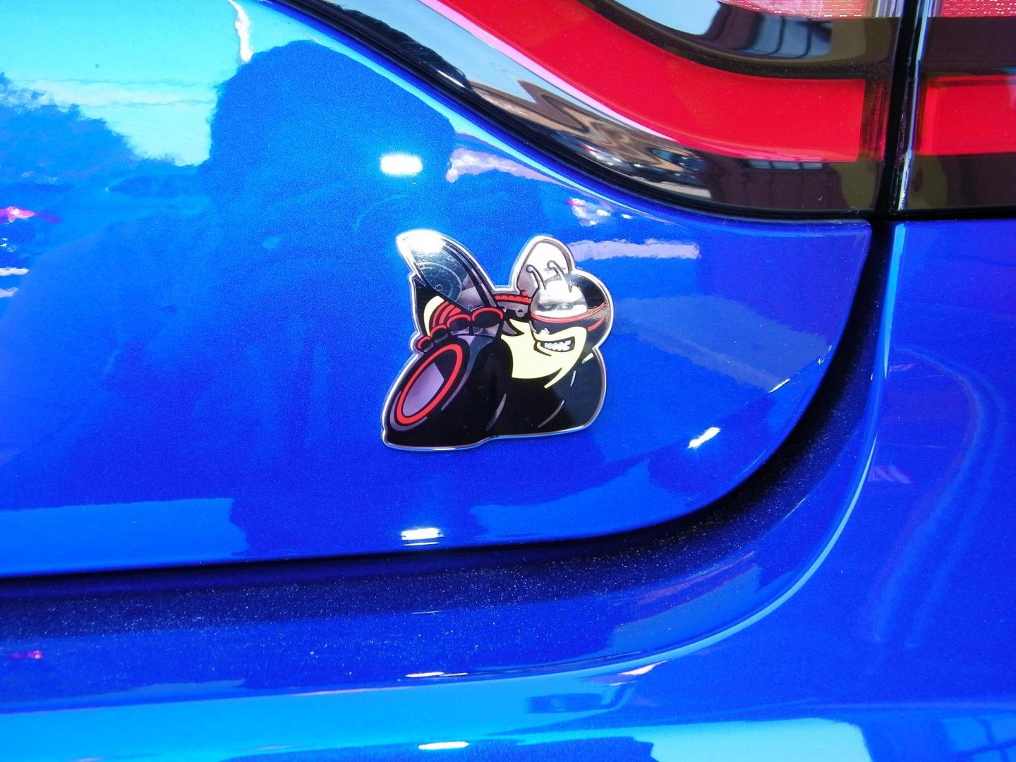 2020 Blue /Black Dodge Charger Scat Pack (2C3CDXGJ6LH) with an 6.4L V8 OHV 16V engine, 5A transmission, located at 4000 Bee Ridge Road, Sarasota, FL, 34233, (941) 926-0300, 27.298664, -82.489151 - Photo#8