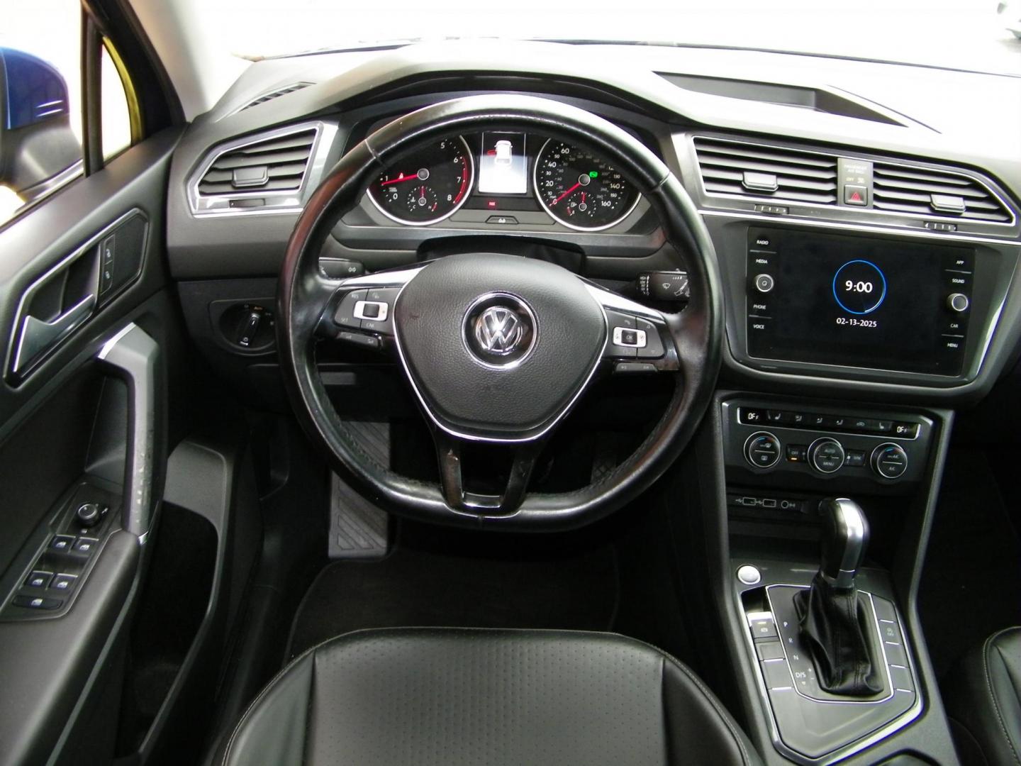 2018 Blue /Black Volkswagen Tiguan SE (3VV3B7AX7JM) with an 2.0L L4 DOHC 16V TURBO engine, 8A transmission, located at 4000 Bee Ridge Road, Sarasota, FL, 34233, (941) 926-0300, 27.298664, -82.489151 - Photo#12