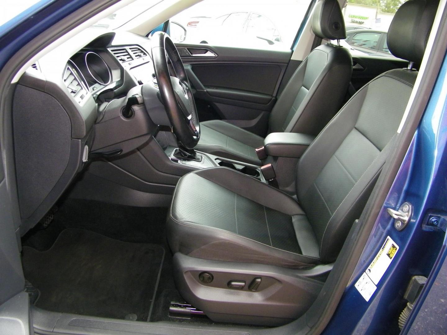 2018 Blue /Black Volkswagen Tiguan SE (3VV3B7AX7JM) with an 2.0L L4 DOHC 16V TURBO engine, 8A transmission, located at 4000 Bee Ridge Road, Sarasota, FL, 34233, (941) 926-0300, 27.298664, -82.489151 - Photo#13