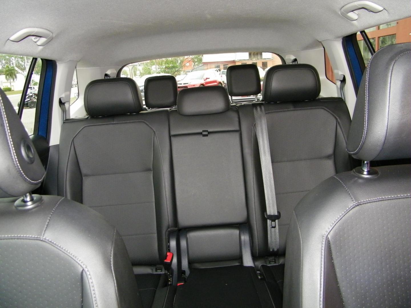 2018 Blue /Black Volkswagen Tiguan SE (3VV3B7AX7JM) with an 2.0L L4 DOHC 16V TURBO engine, 8A transmission, located at 4000 Bee Ridge Road, Sarasota, FL, 34233, (941) 926-0300, 27.298664, -82.489151 - Photo#16