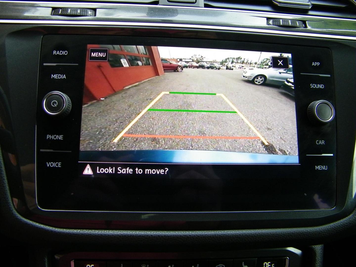 2018 Blue /Black Volkswagen Tiguan SE (3VV3B7AX7JM) with an 2.0L L4 DOHC 16V TURBO engine, 8A transmission, located at 4000 Bee Ridge Road, Sarasota, FL, 34233, (941) 926-0300, 27.298664, -82.489151 - Photo#18