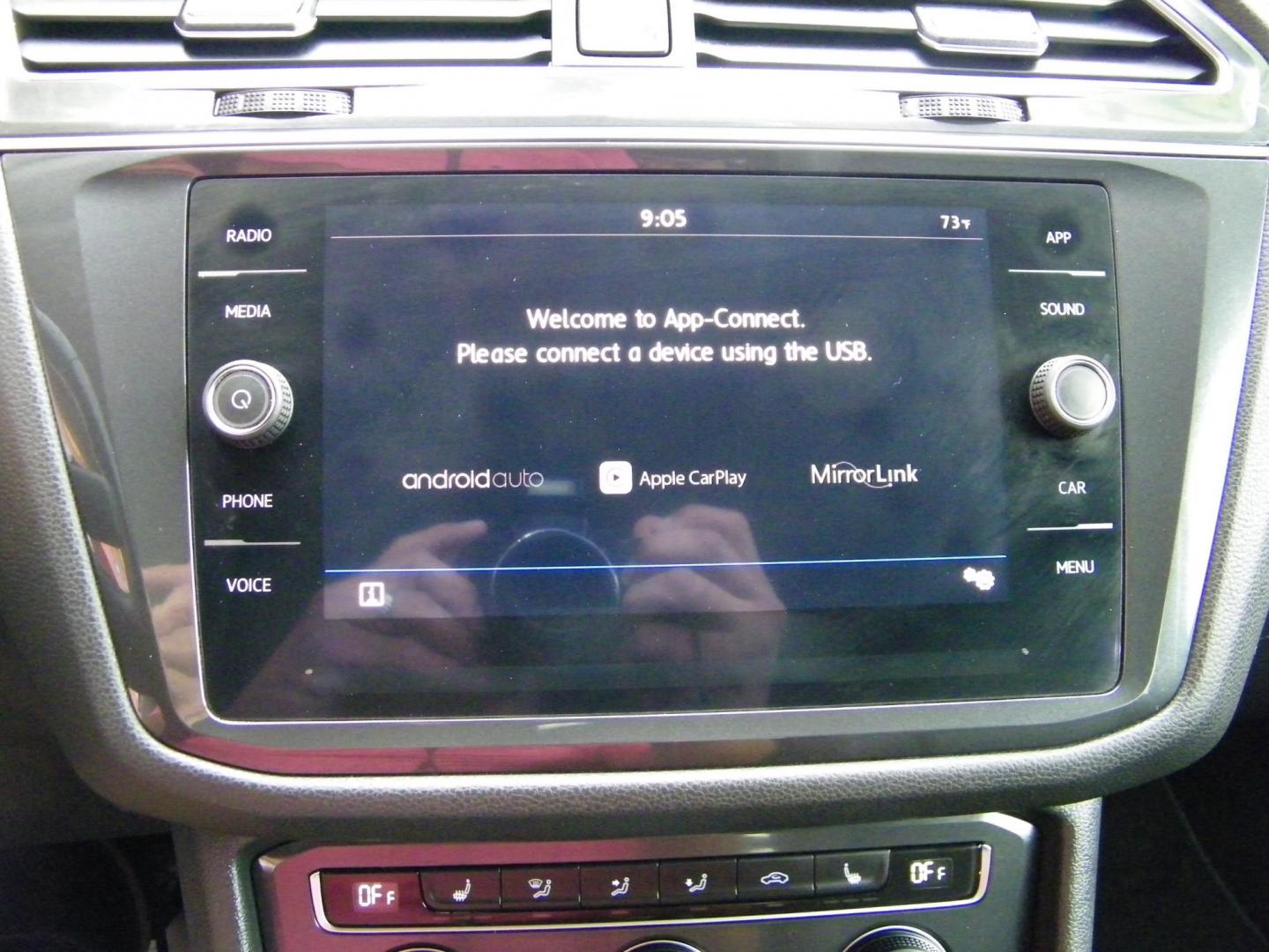 2018 Blue /Black Volkswagen Tiguan SE (3VV3B7AX7JM) with an 2.0L L4 DOHC 16V TURBO engine, 8A transmission, located at 4000 Bee Ridge Road, Sarasota, FL, 34233, (941) 926-0300, 27.298664, -82.489151 - Photo#19