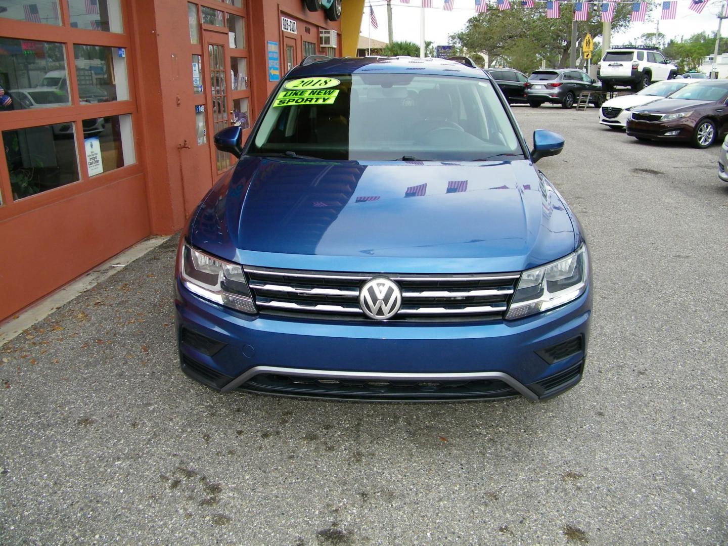 2018 Blue /Black Volkswagen Tiguan SE (3VV3B7AX7JM) with an 2.0L L4 DOHC 16V TURBO engine, 8A transmission, located at 4000 Bee Ridge Road, Sarasota, FL, 34233, (941) 926-0300, 27.298664, -82.489151 - Photo#2