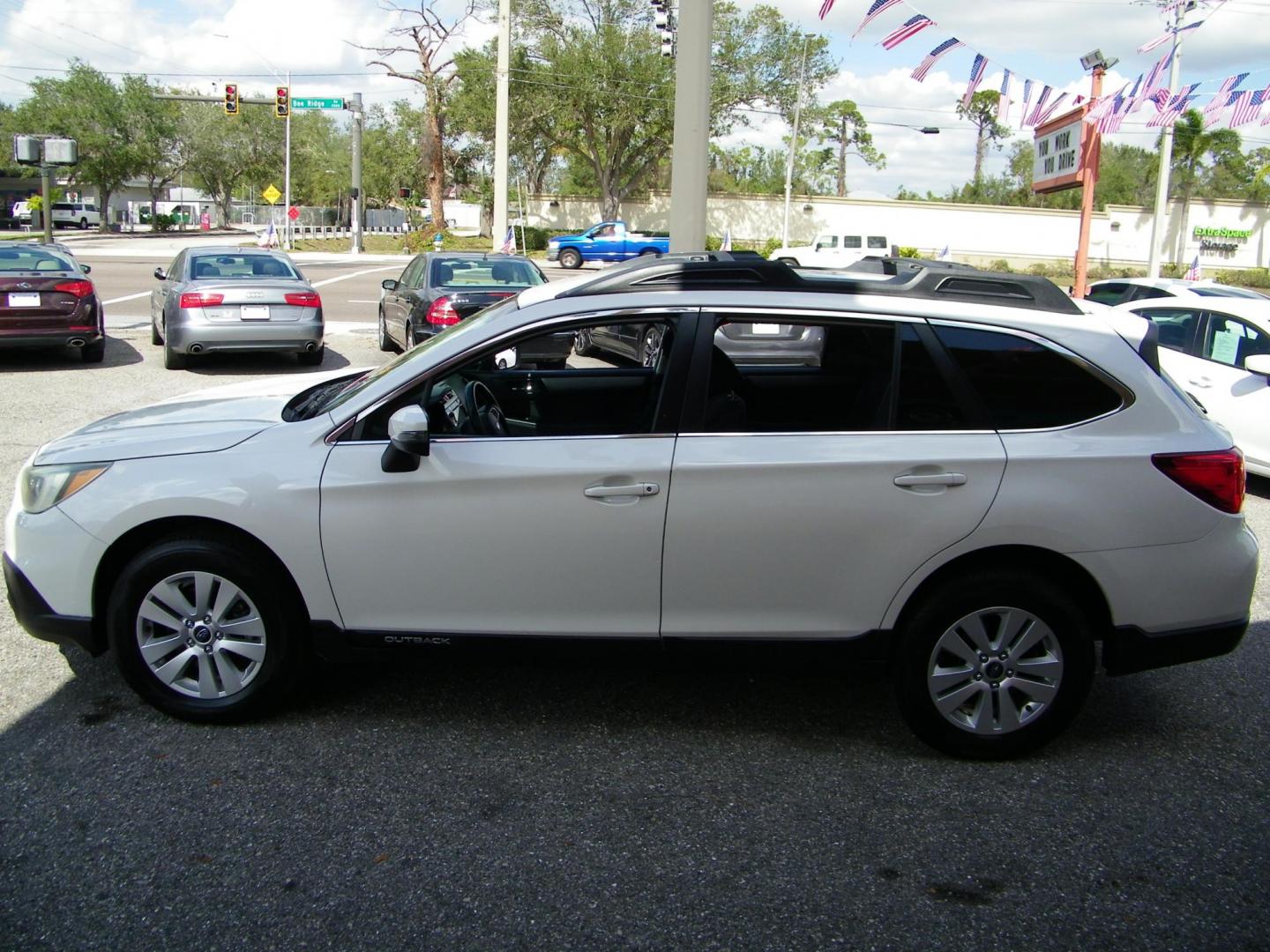 2015 White /Grey Subaru Outback 2.5i Premium (4S4BSBFC0F3) with an 2.5L H4 DOHC 16V engine, 6-Speed Automatic transmission, located at 4000 Bee Ridge Road, Sarasota, FL, 34233, (941) 926-0300, 27.298664, -82.489151 - Photo#3