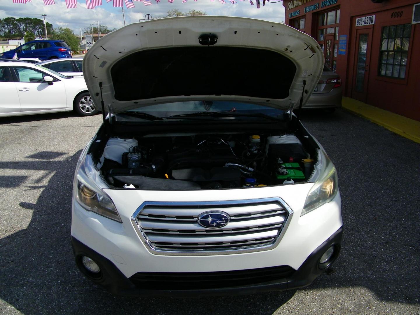 2015 White /Grey Subaru Outback 2.5i Premium (4S4BSBFC0F3) with an 2.5L H4 DOHC 16V engine, 6-Speed Automatic transmission, located at 4000 Bee Ridge Road, Sarasota, FL, 34233, (941) 926-0300, 27.298664, -82.489151 - Photo#7